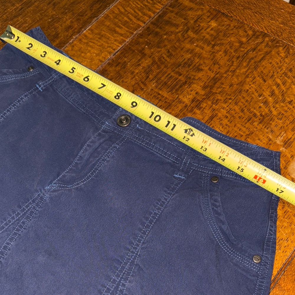 Kuhl Navy Blue Women's Skirt. Size 12 - Picture 7 of 9
